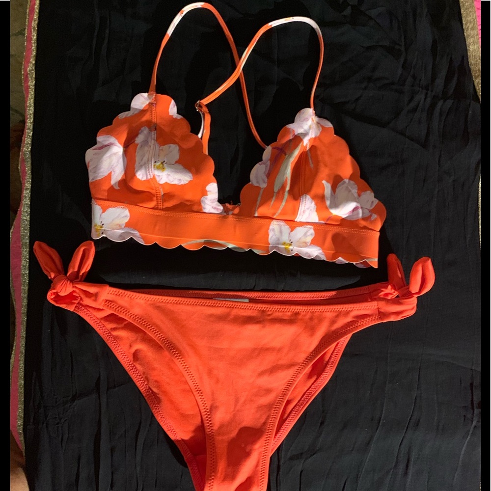 🌹H&M Adorable Bikini Set!💕